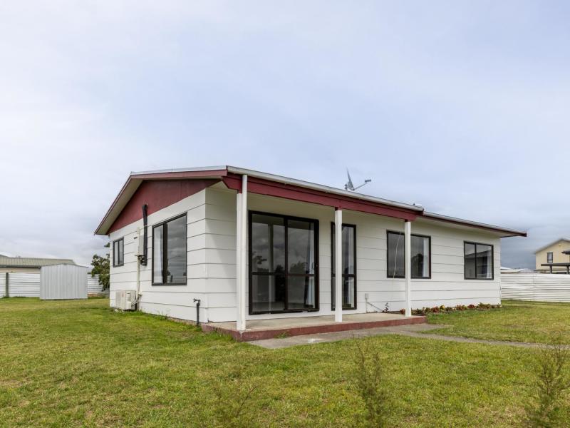 3-holmes-place-flaxmere