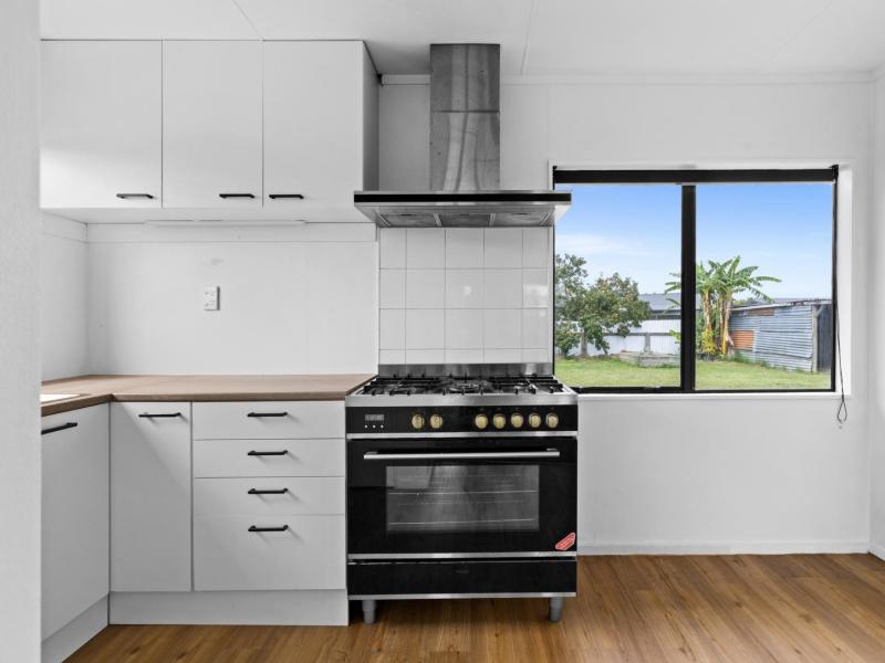 3-holmes-place-flaxmere