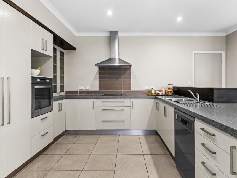 92-russell-robertson-drive-havelock-north