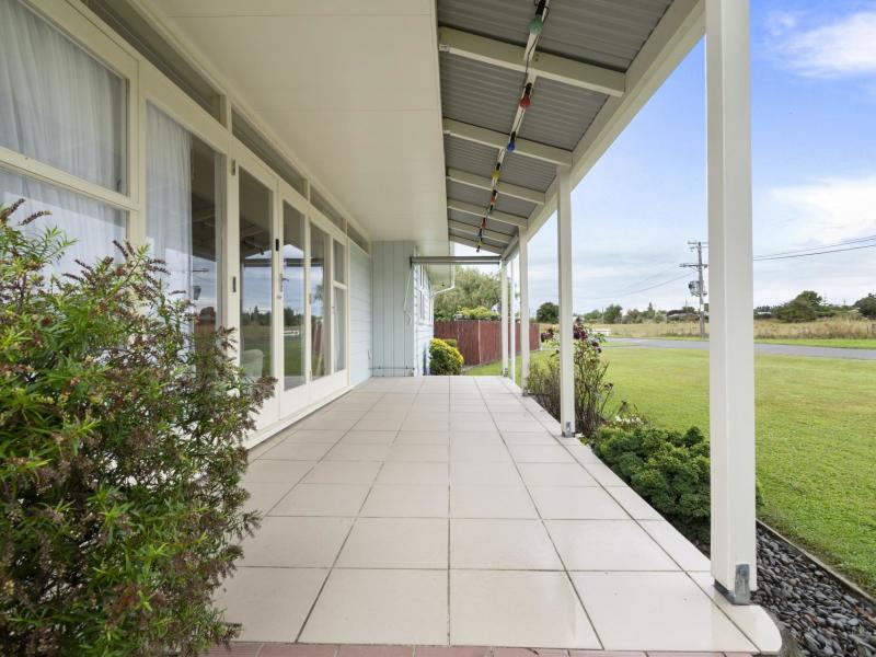 2-racecourse-avenue-marton