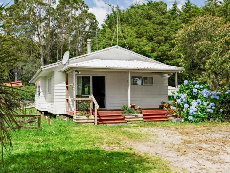 12-tawhero-street-mamaku