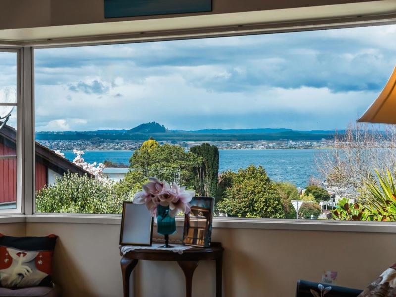 2/8-kinder-street-acacia-bay