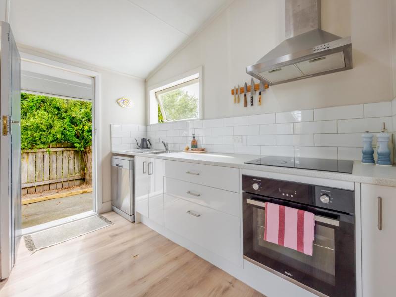 305-frederick-street-west-mahora