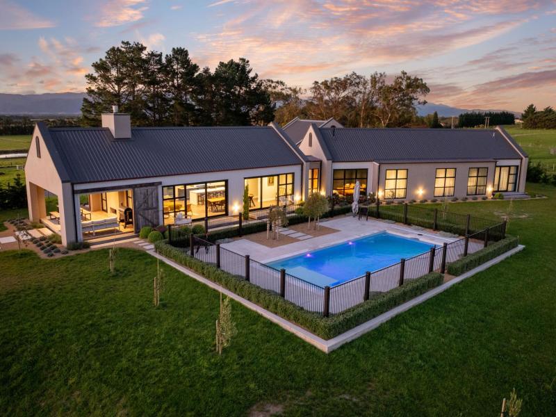 83-charles-robert-drive-kahutara