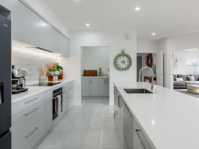 35-arihi-crescent-frimley