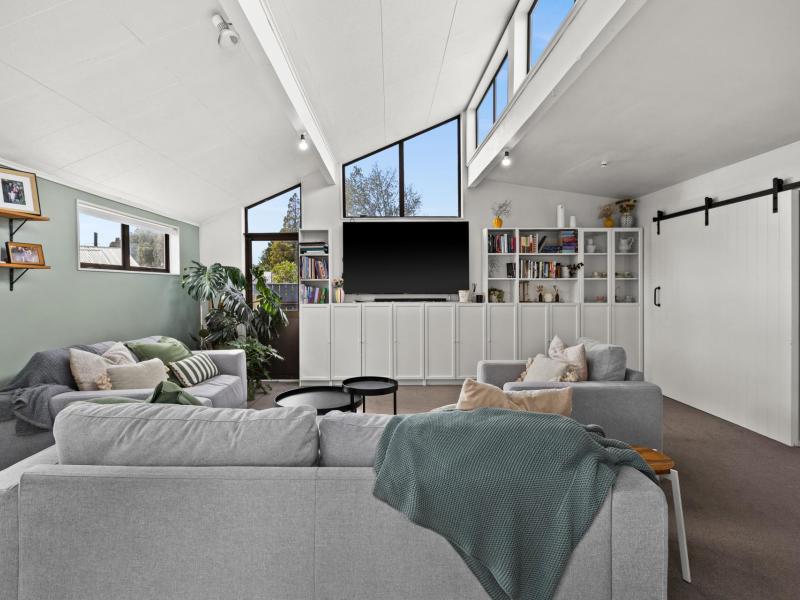 5-gavin-black-street-meeanee