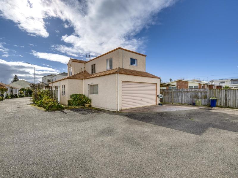 unit-13-180-charles-street-westshore