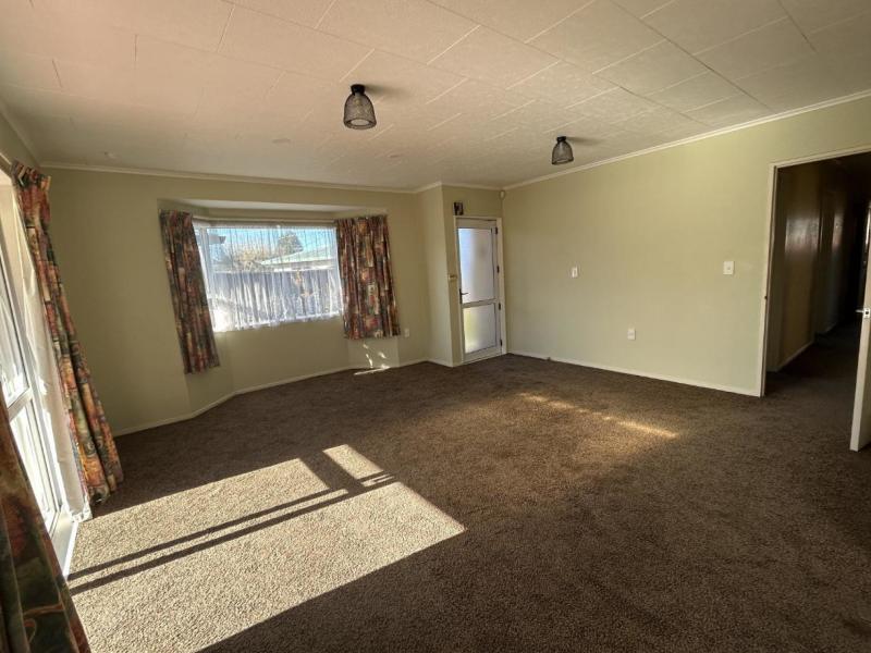 8-hogg-crescent-masterton
