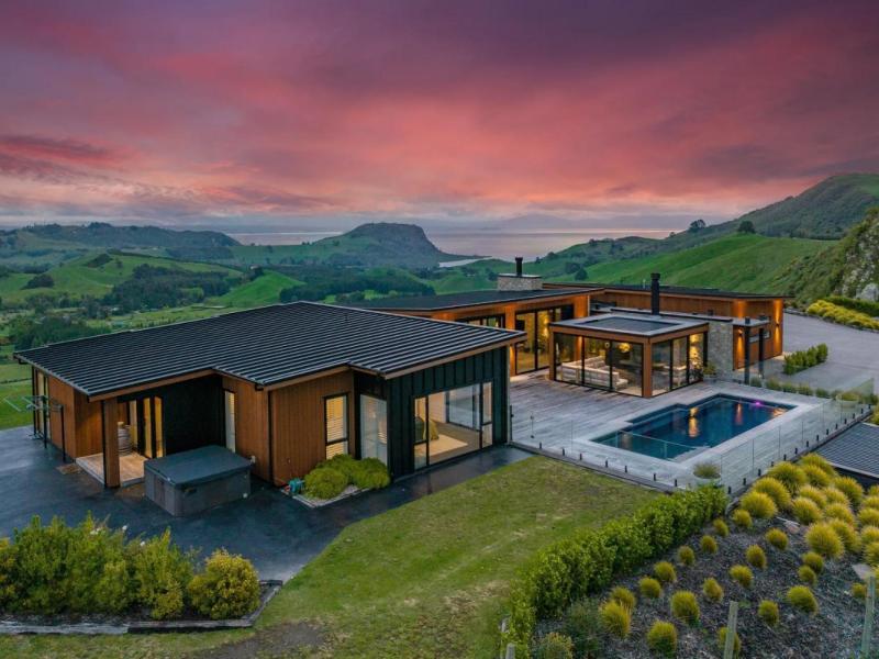 155-whakaroa-kinloch