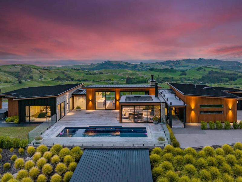 155-whakaroa-kinloch