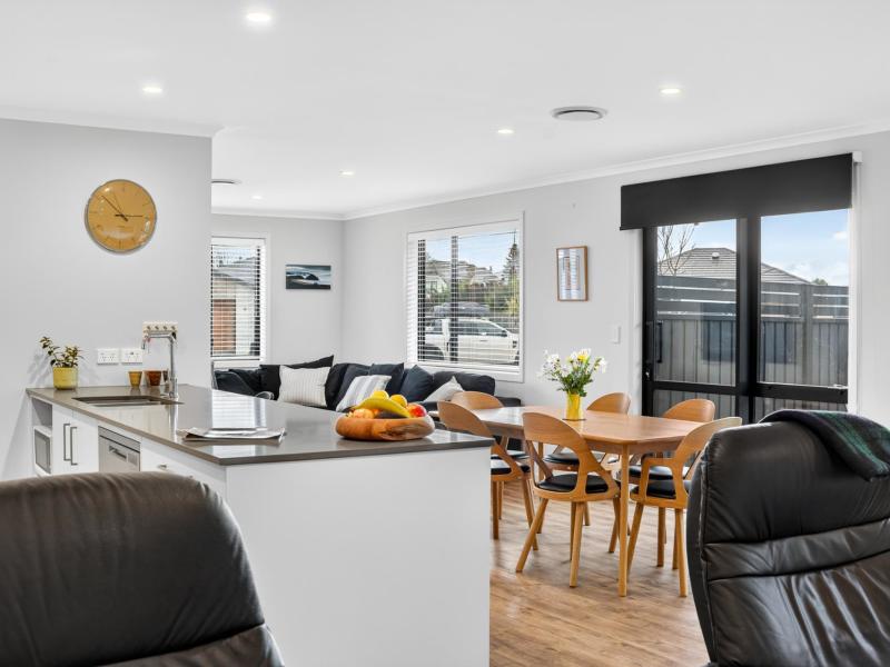 16-austin-reid-avenue-carterton