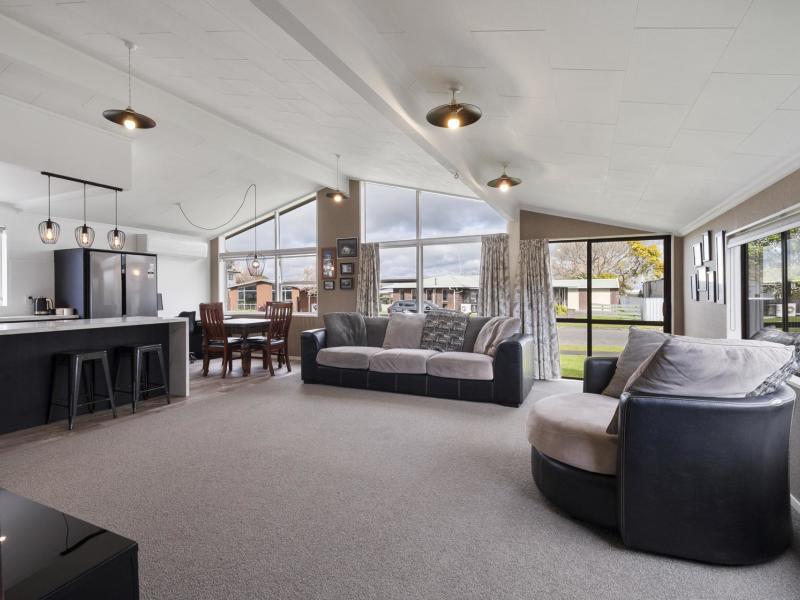 11-ashdown-crescent-feilding