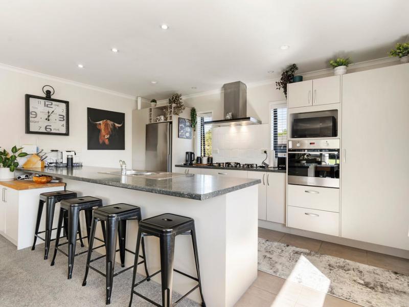 3-tararua-crescent-carterton