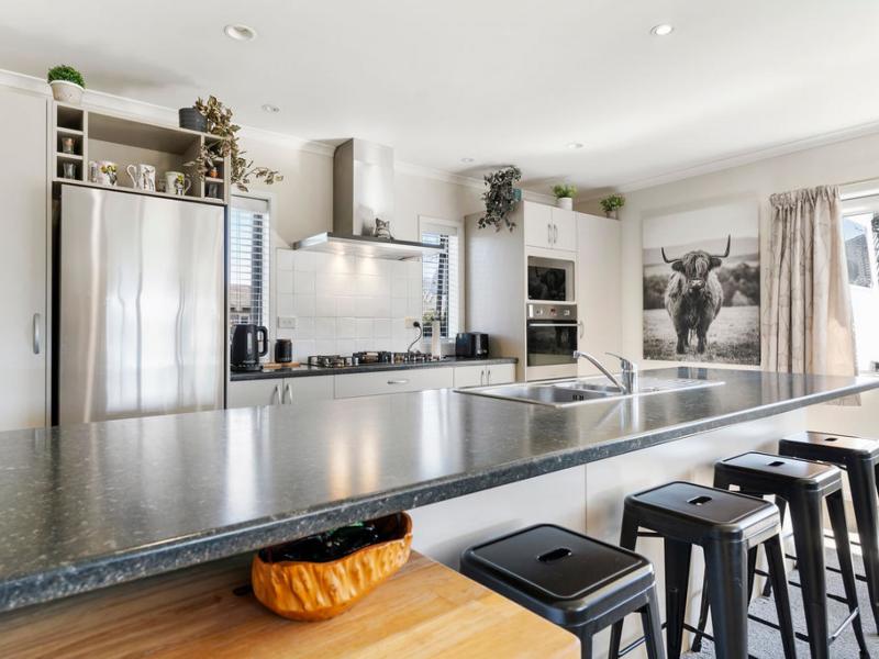 3-tararua-crescent-carterton