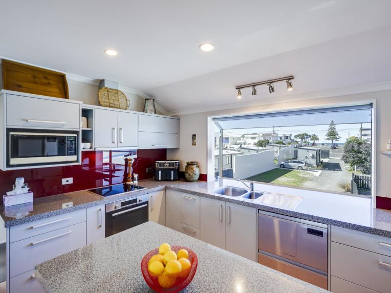 unit-14-182-charles-street-westshore