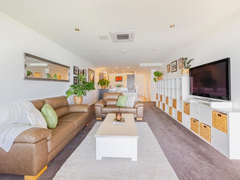 apt-507-7-humber-street-pandora