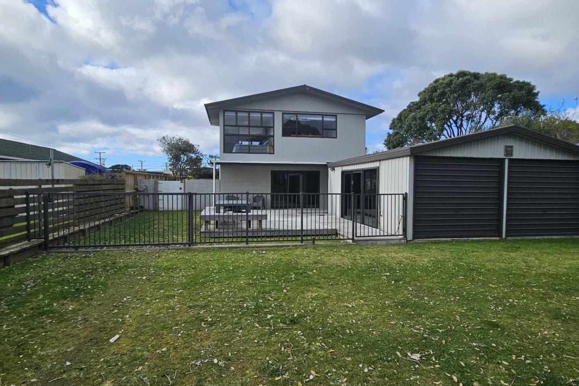 100 Moore Place, Whangamata