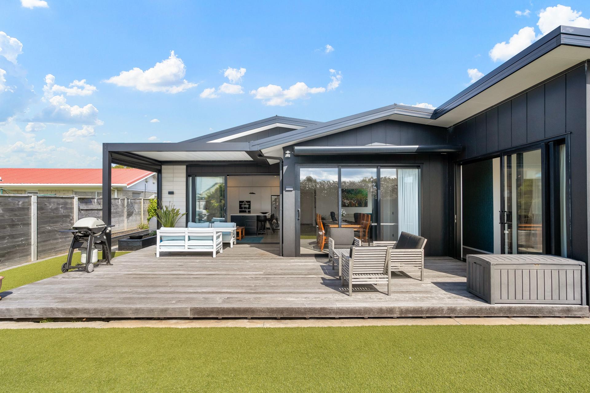 121 Charleston Avenue, Whangamata