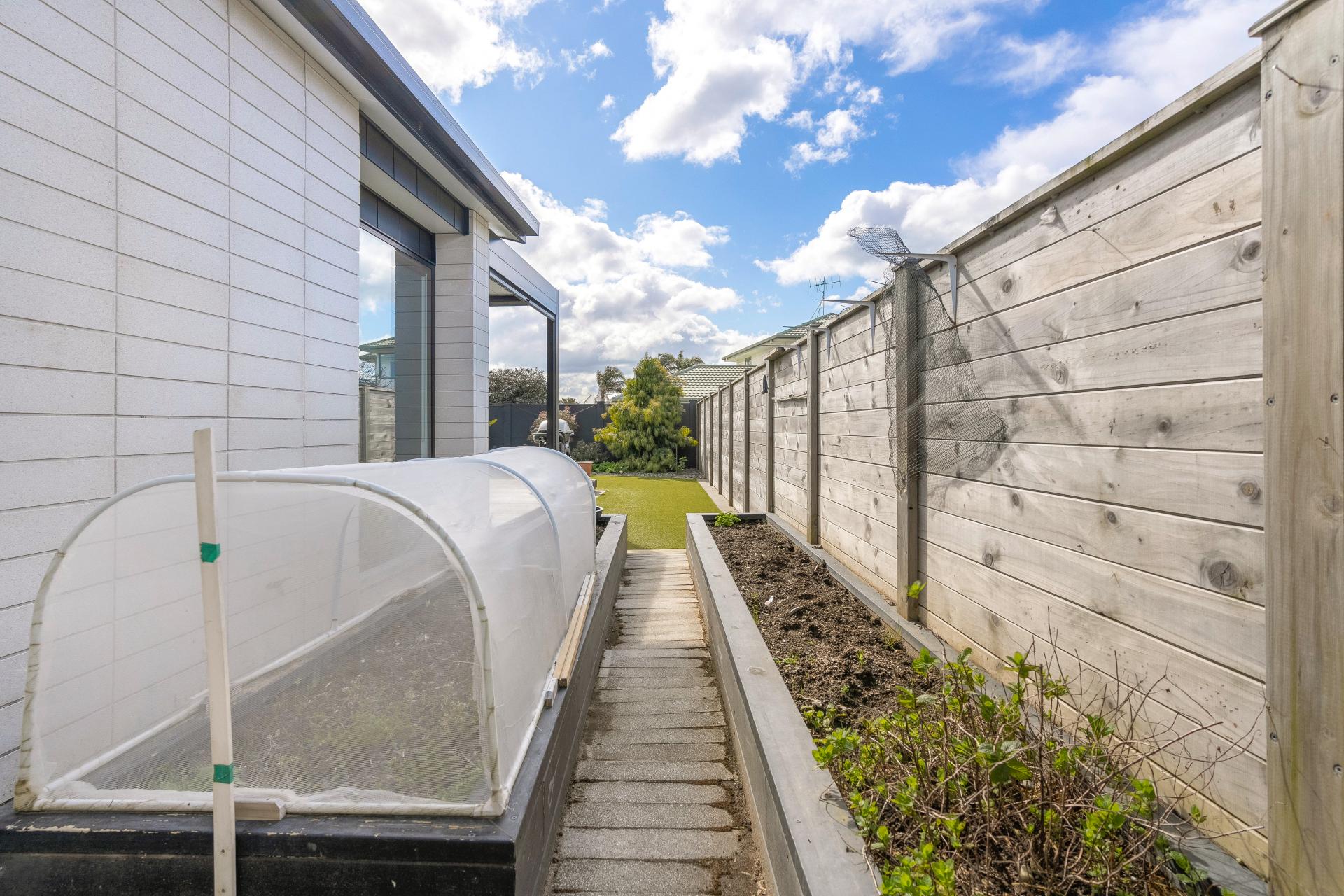 121 Charleston Avenue, Whangamata