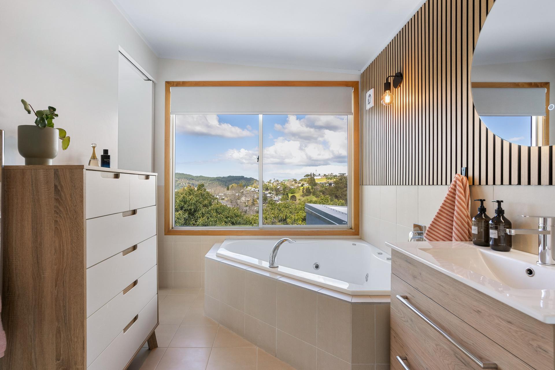 17 Governors Heights, Whangamata