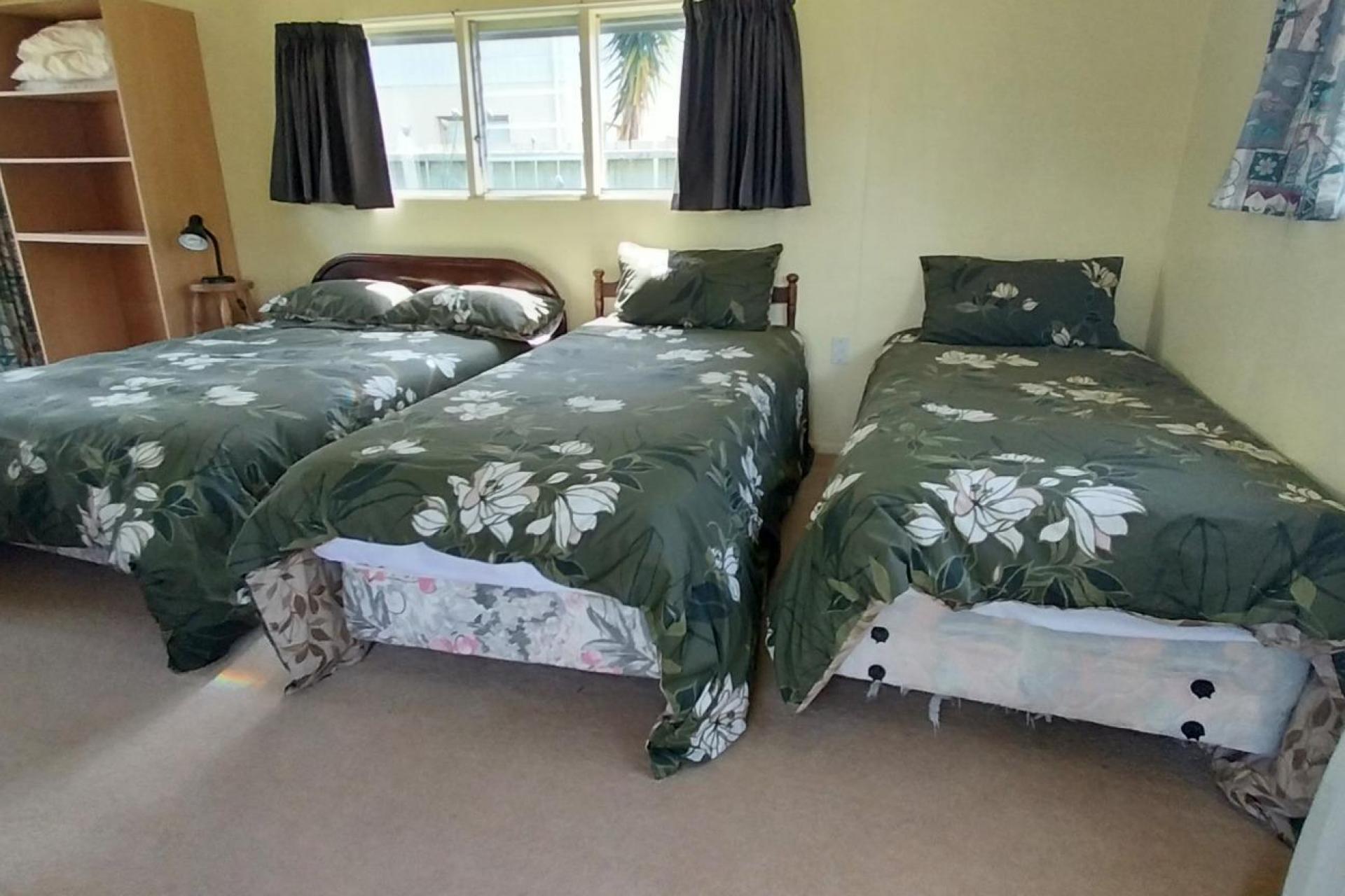 202 Linton Crescent, Whangamata