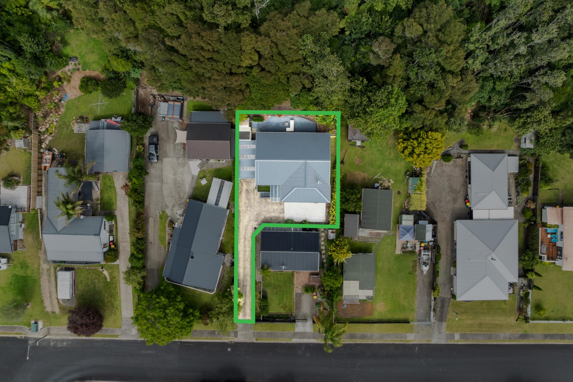 123 Park Avenue, Whangamata