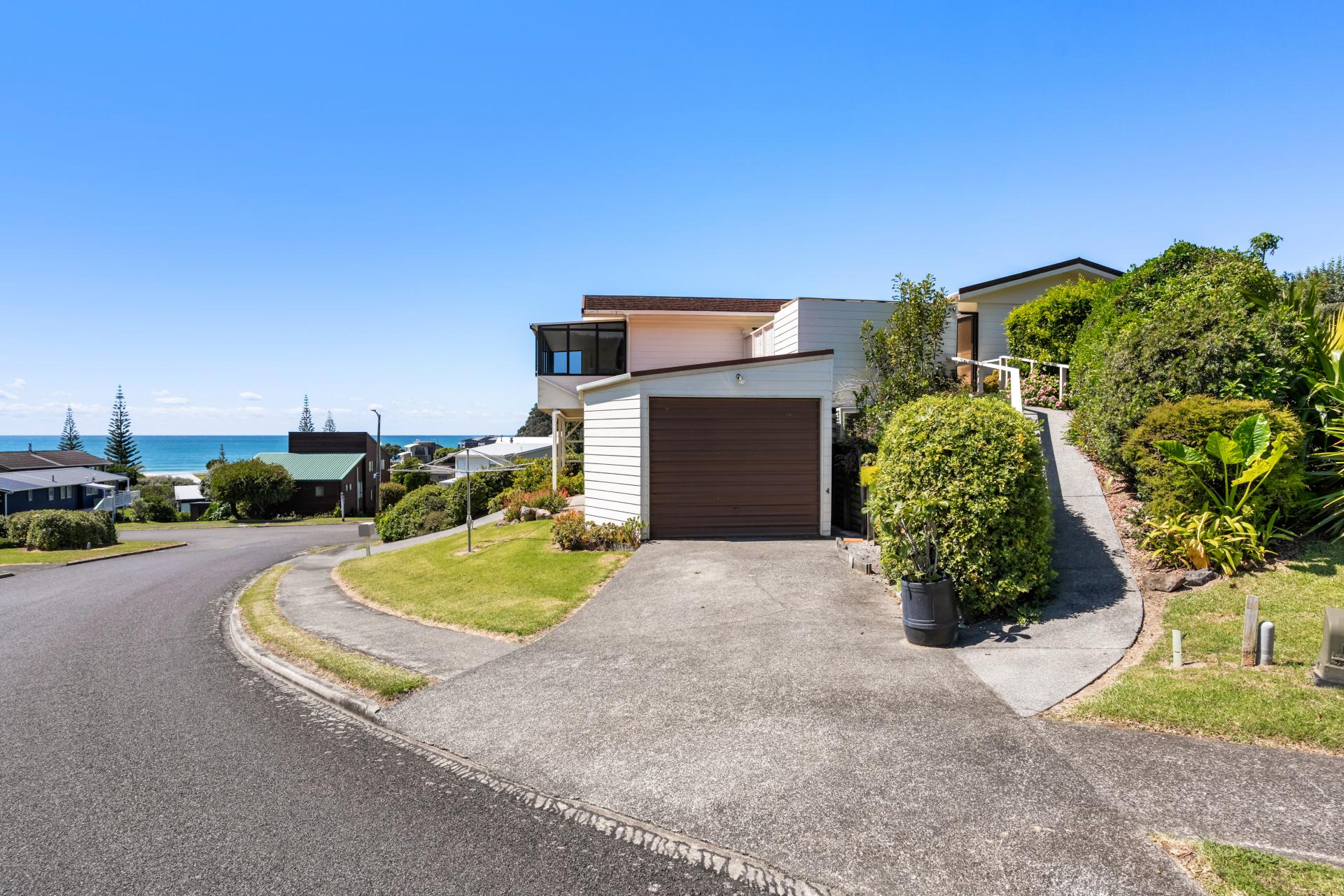 101 Titiro Place, Onemana