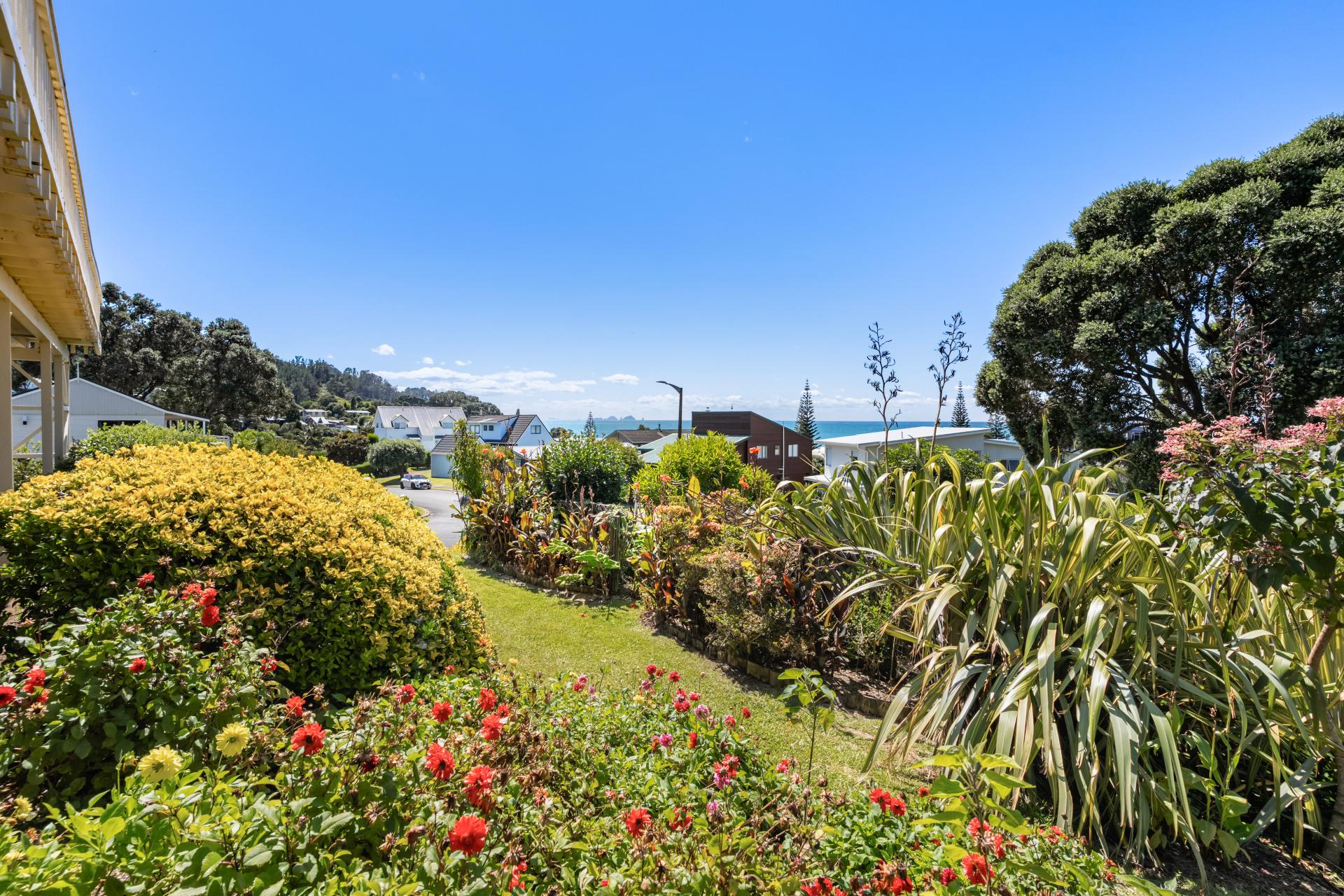 101 Titiro Place, Onemana