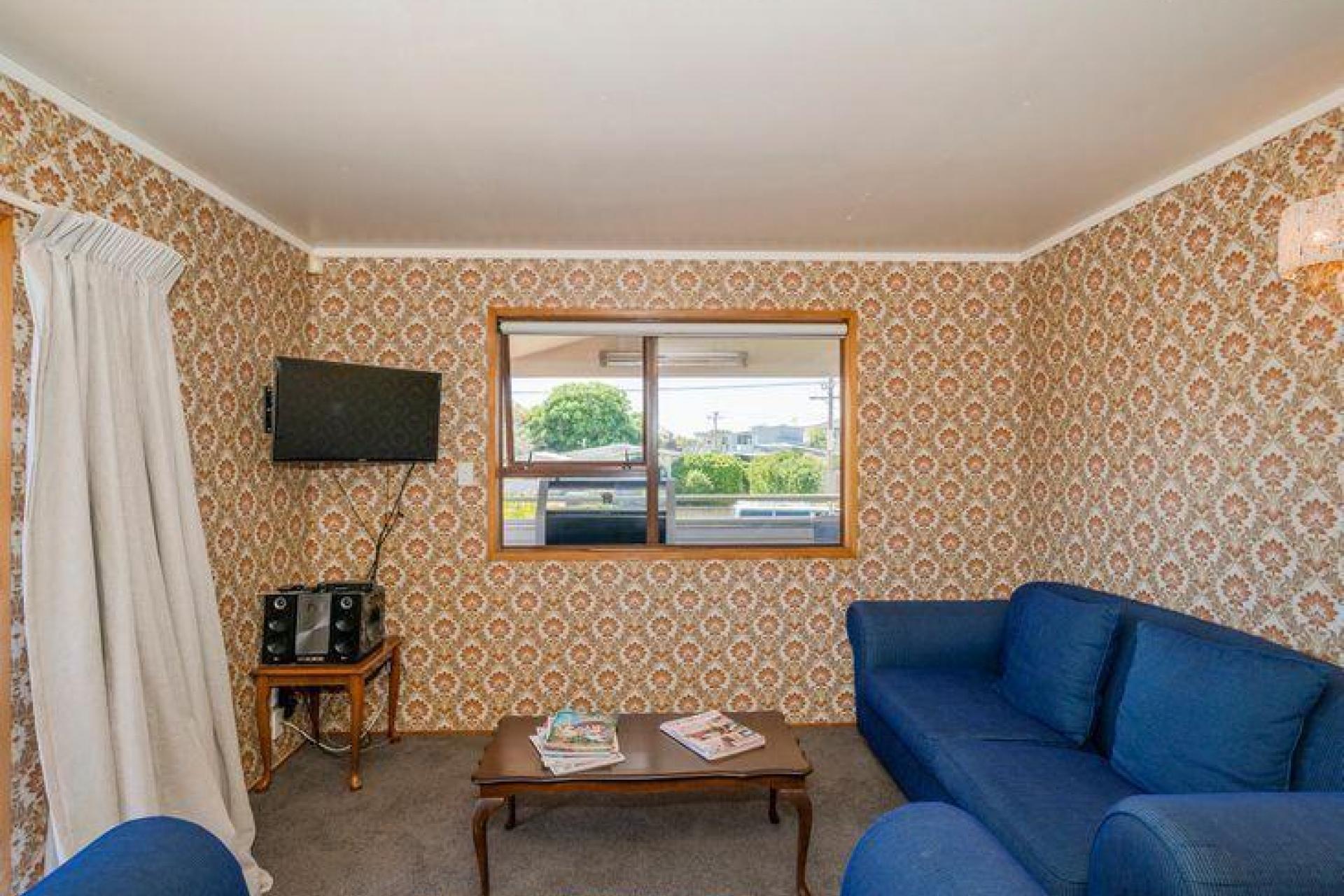 301 Ocean Road, Whangamata