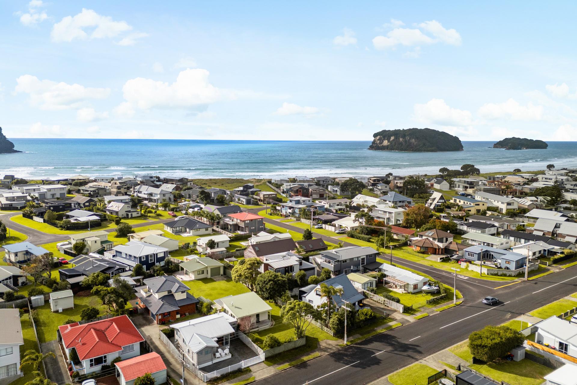 220A Ocean Road, Whangamata