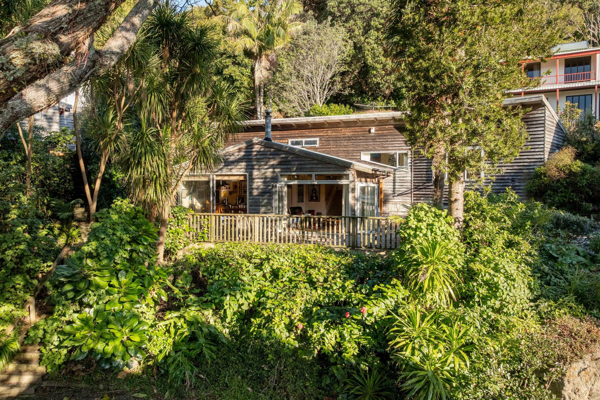 122A Oratia Place, Onemana