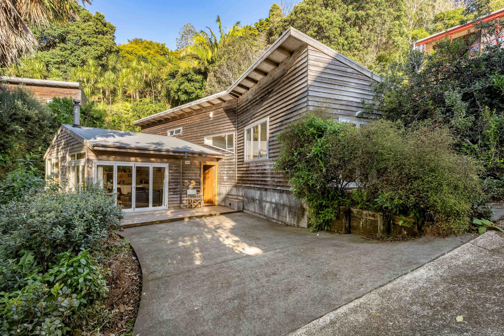 122A Oratia Place, Onemana