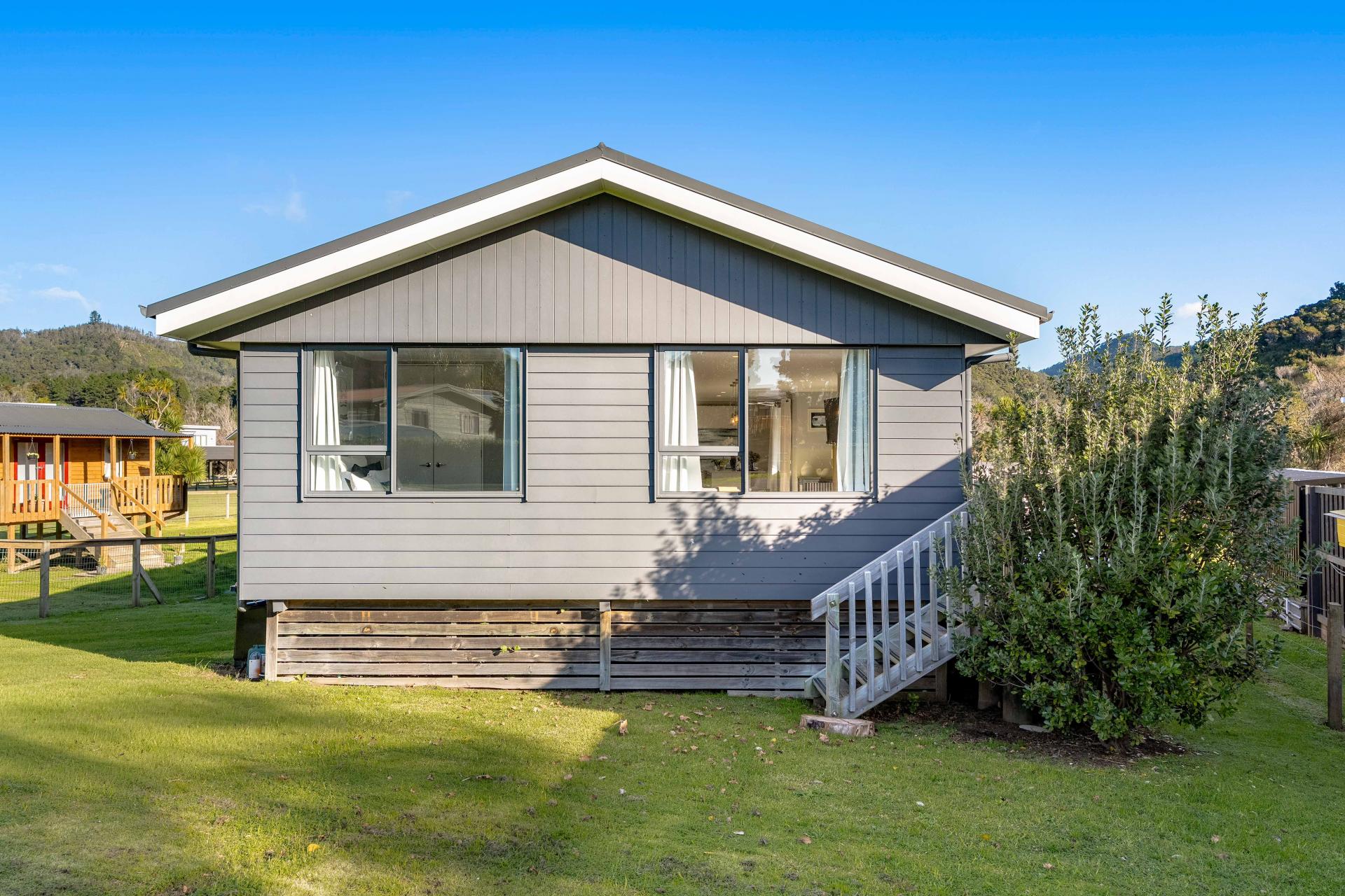 100 Kon Tiki Road, Whiritoa