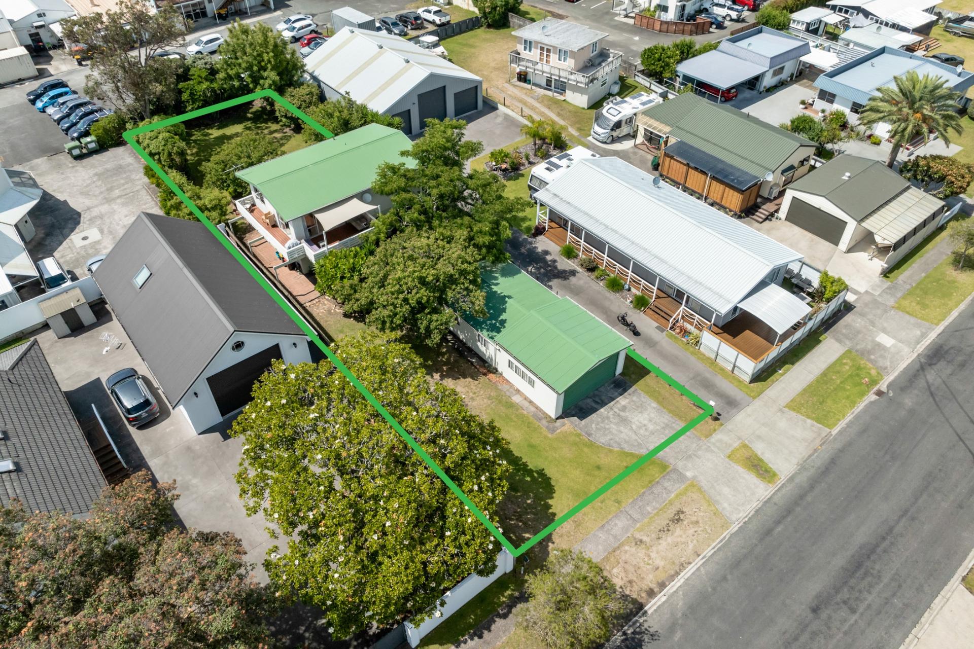 100 Charleston Avenue, Whangamata