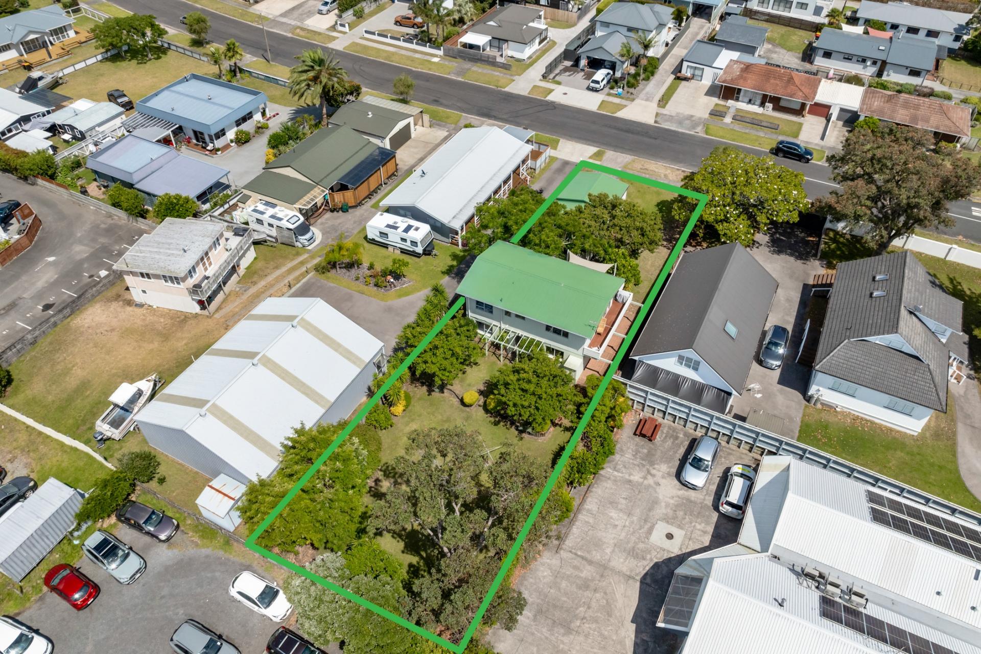 100 Charleston Avenue, Whangamata