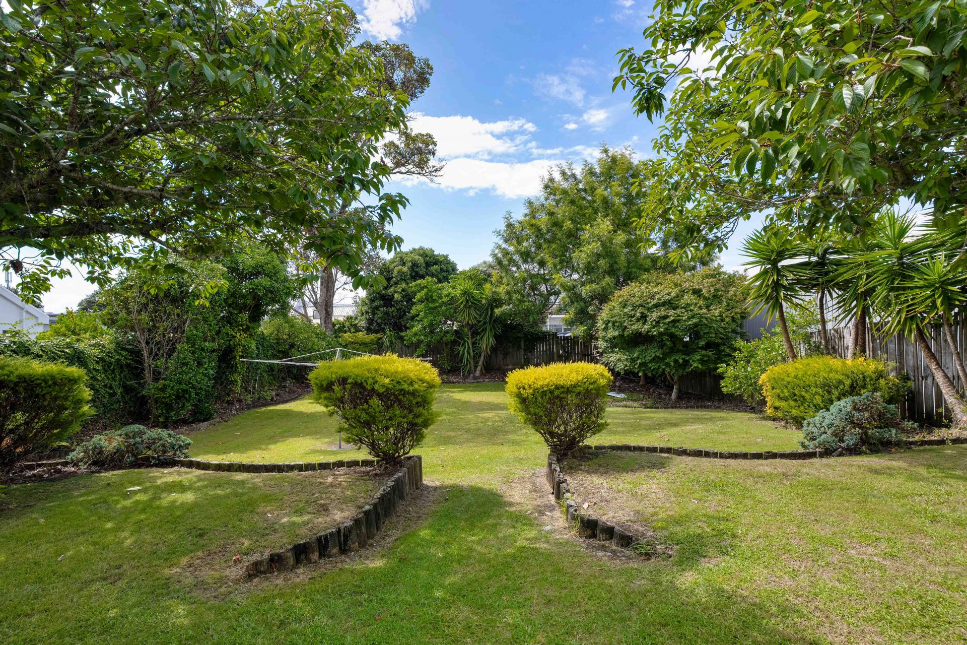 100 Charleston Avenue, Whangamata