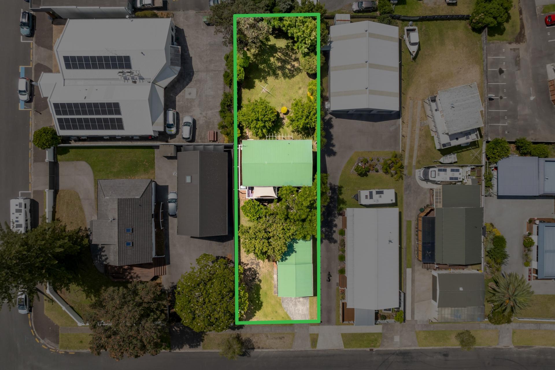 100 Charleston Avenue, Whangamata