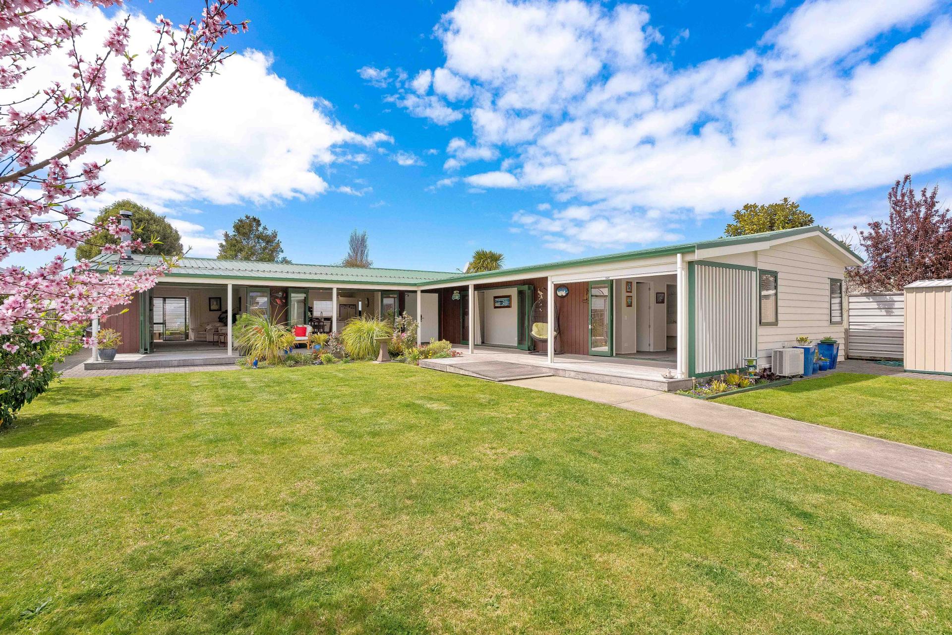 100 Exeter Road, Whangamata