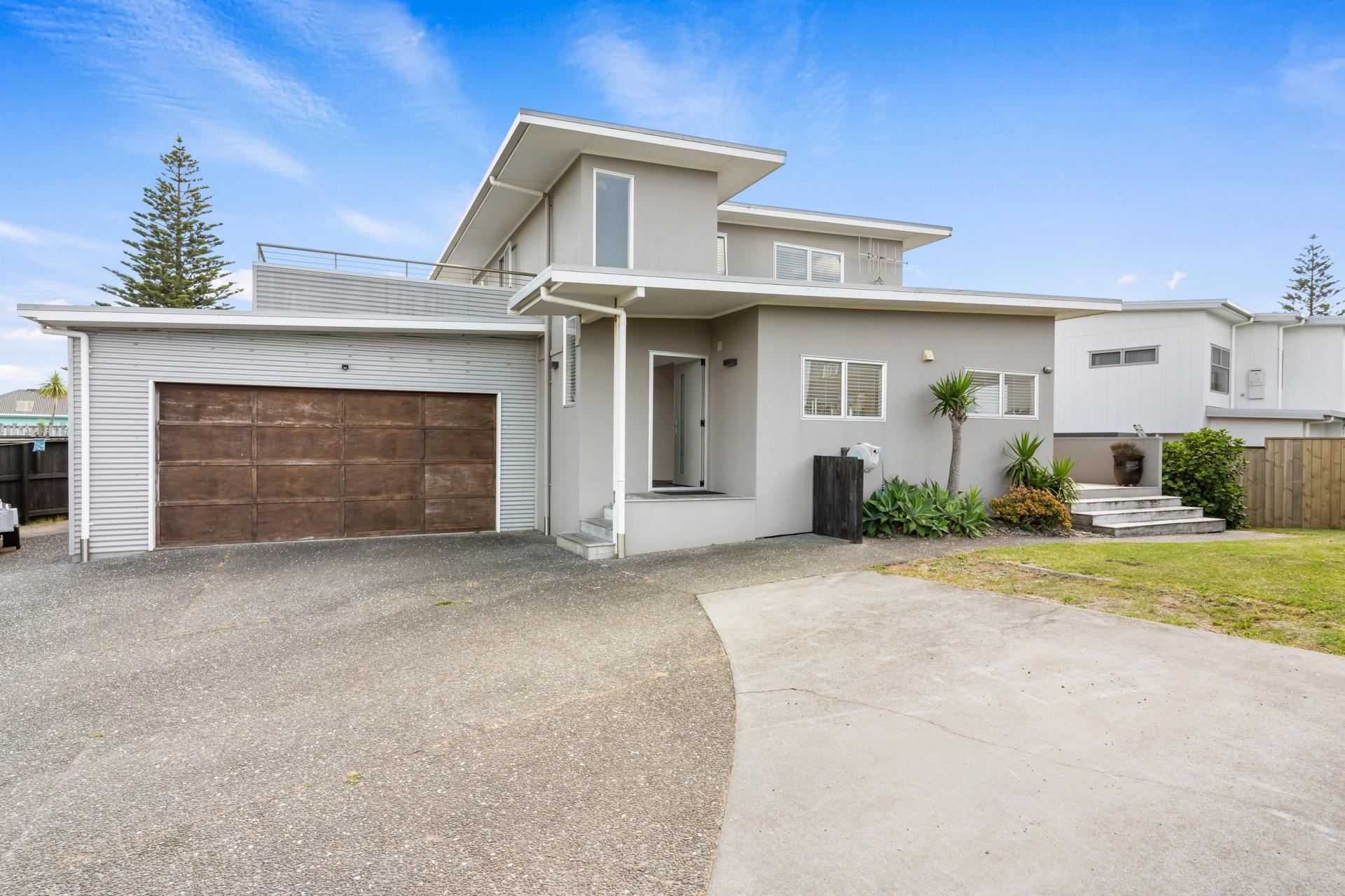 106 Saint Patricks Row, Whangamata
